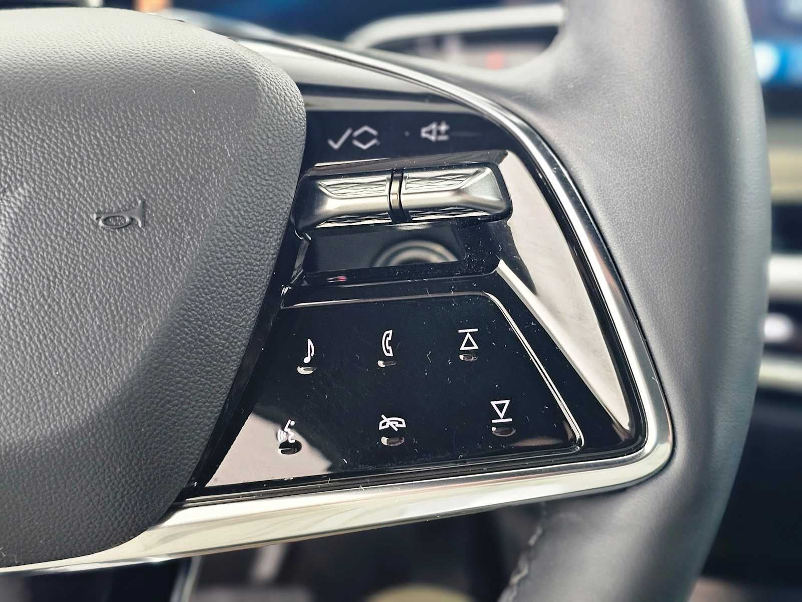2025 Cadillac LYRIQ Luxury