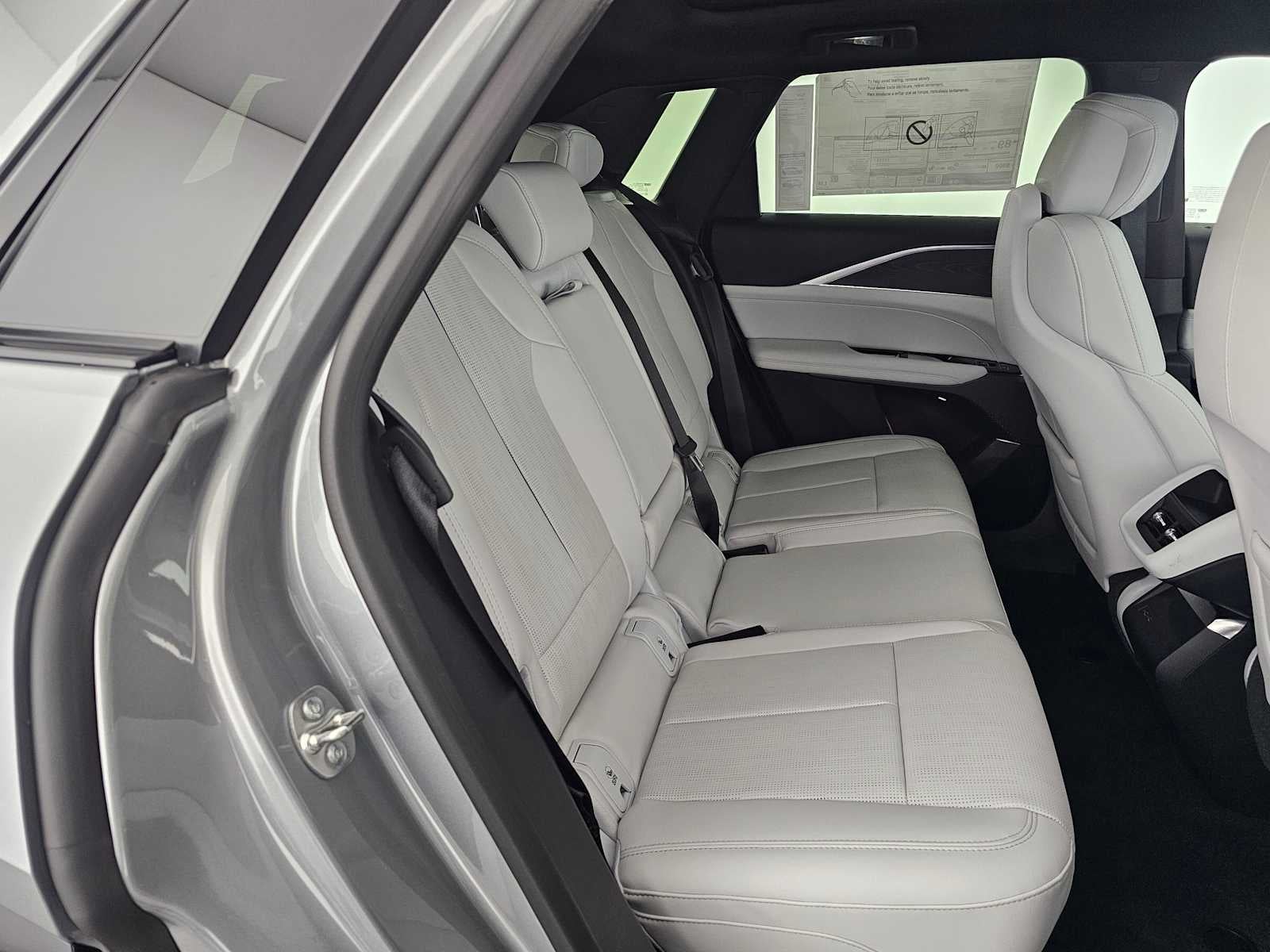 2025 Cadillac LYRIQ Sport