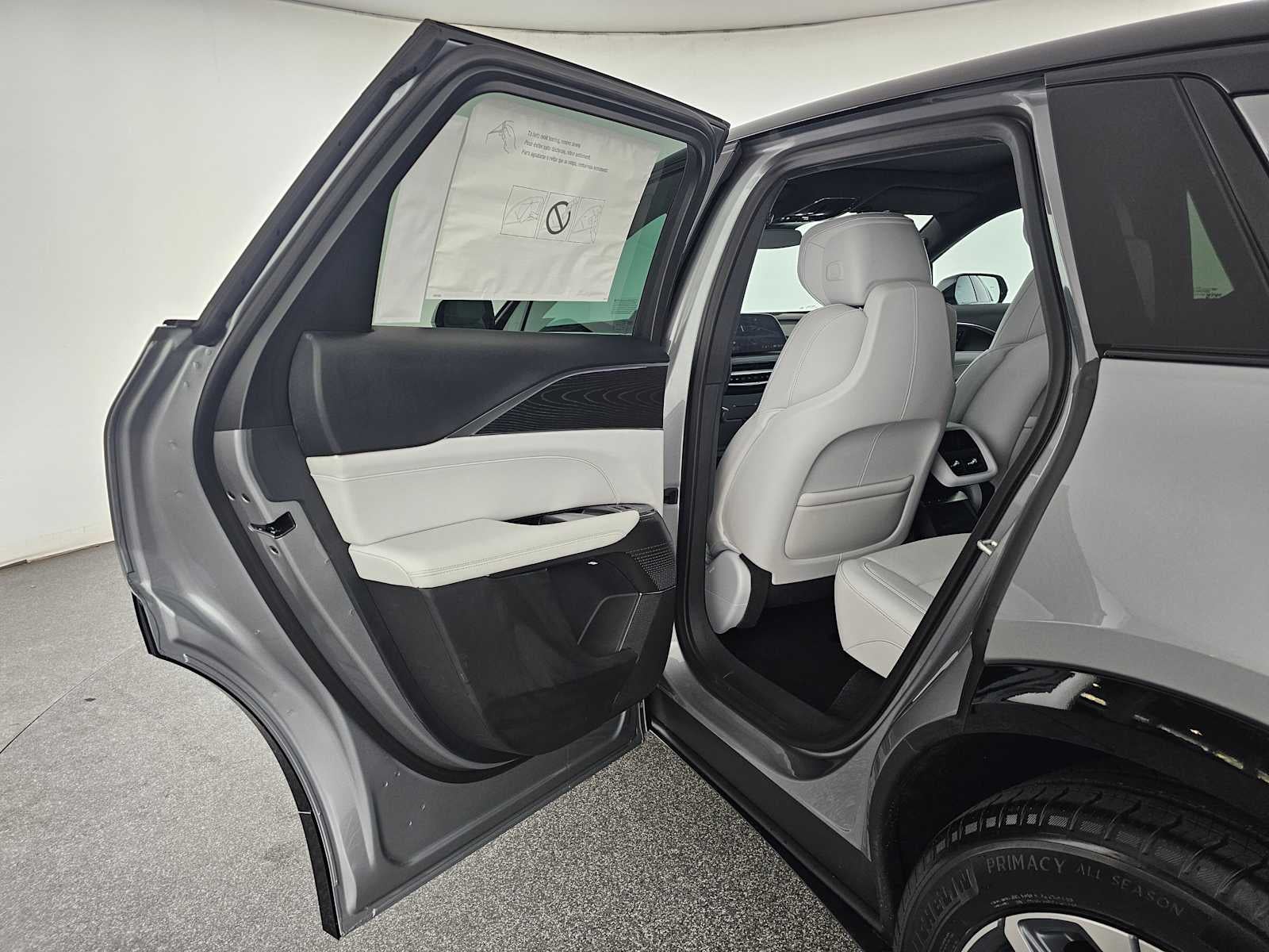 2025 Cadillac LYRIQ Sport