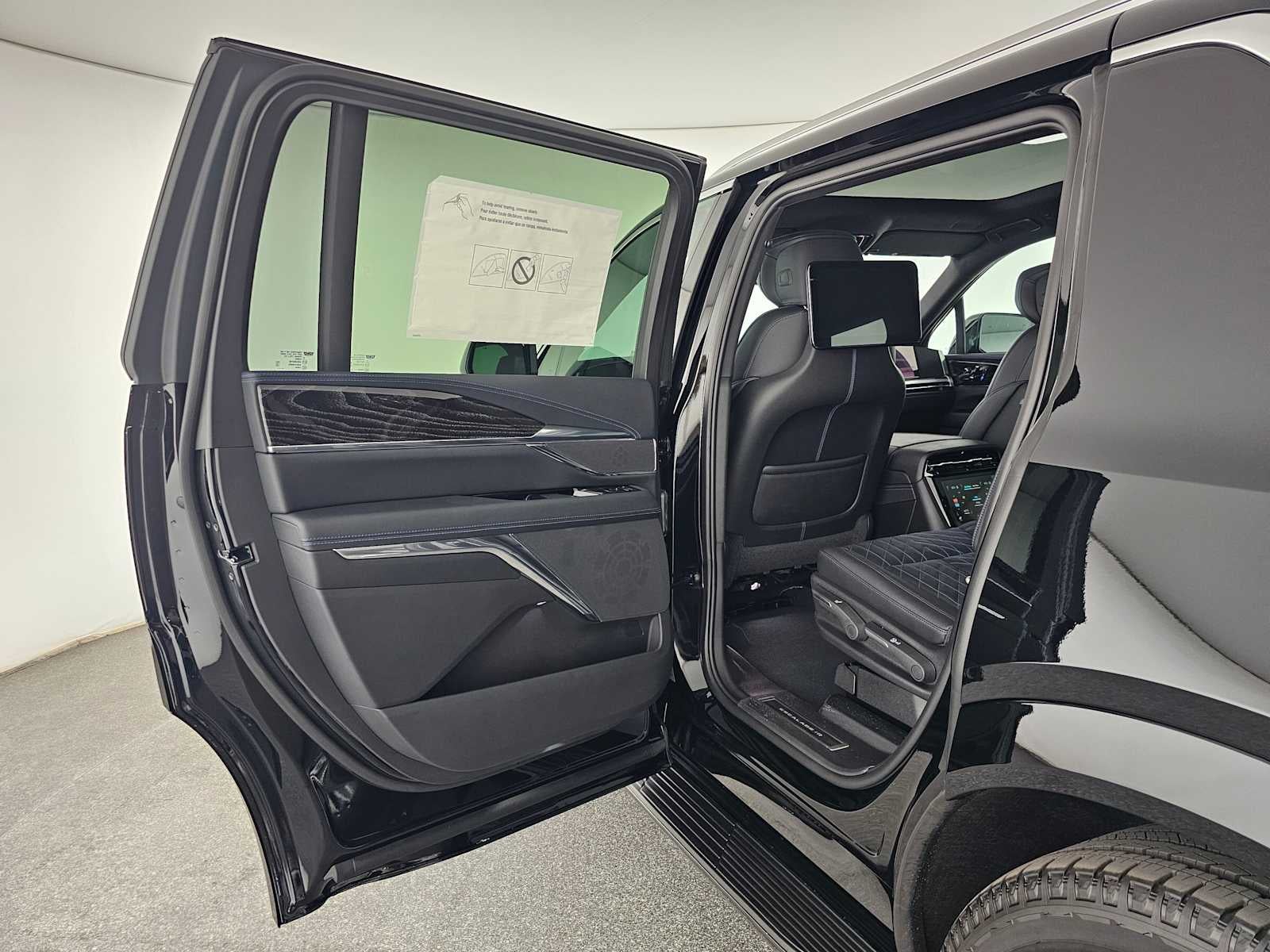 2026 Cadillac ESCALADE IQL Luxury