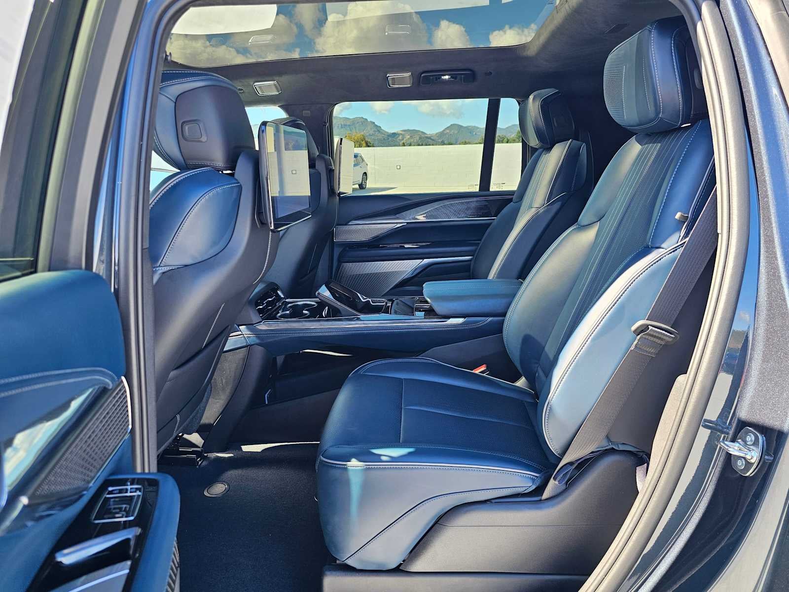 2026 Cadillac ESCALADE IQL Premium Luxury