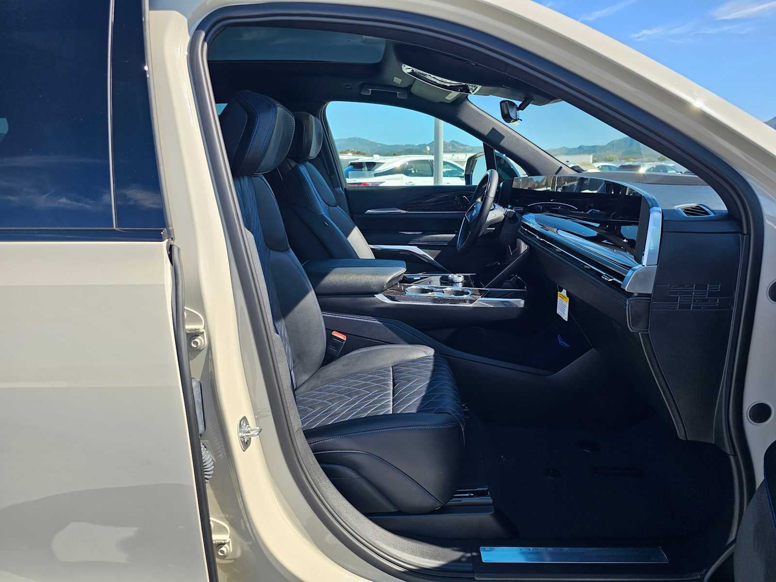 2026 Cadillac ESCALADE IQL Sport