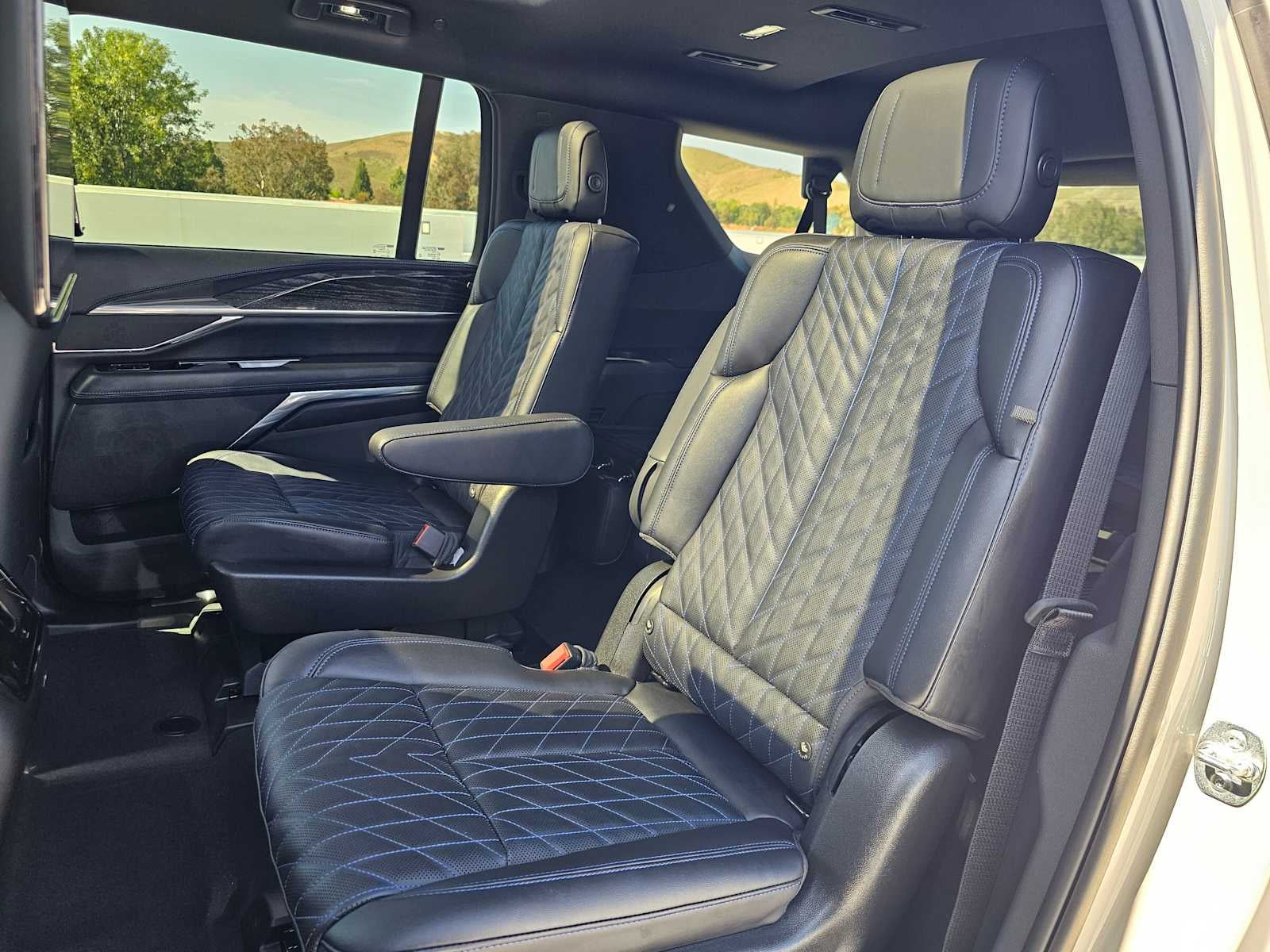 2026 Cadillac ESCALADE IQL Sport