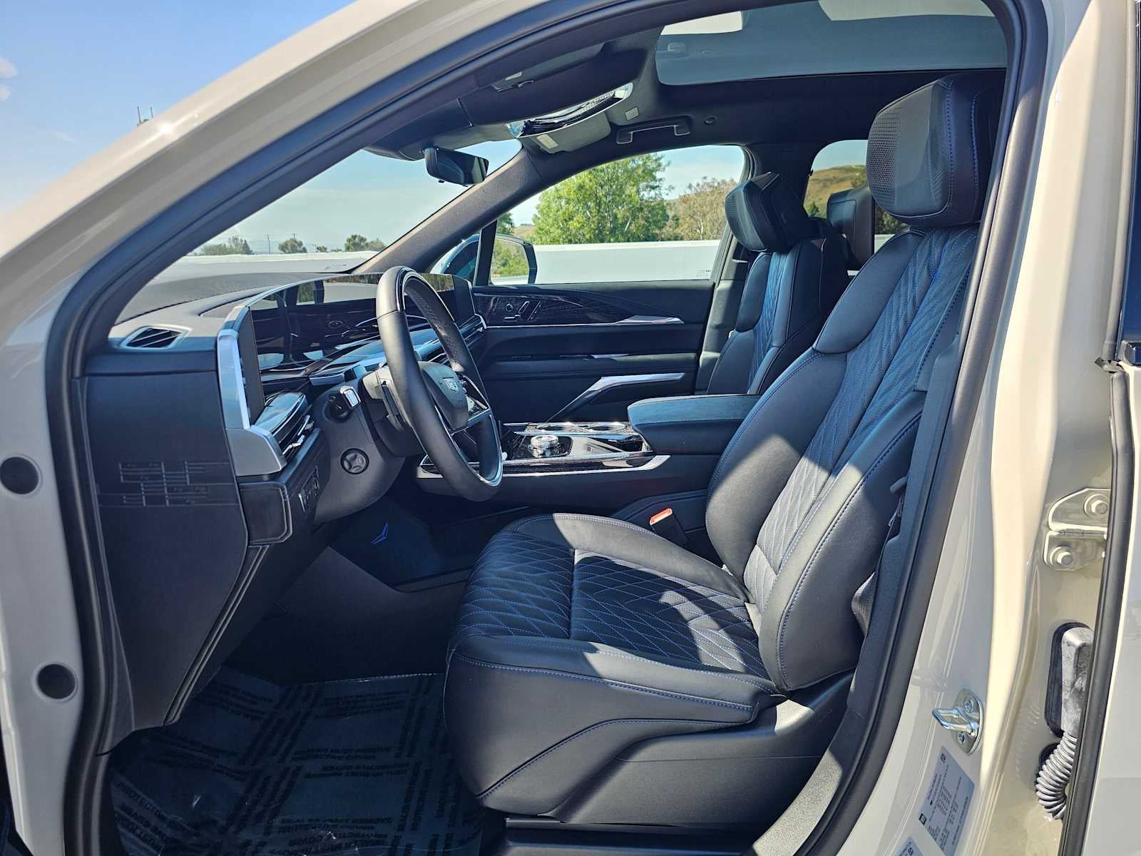 2026 Cadillac ESCALADE IQL Sport