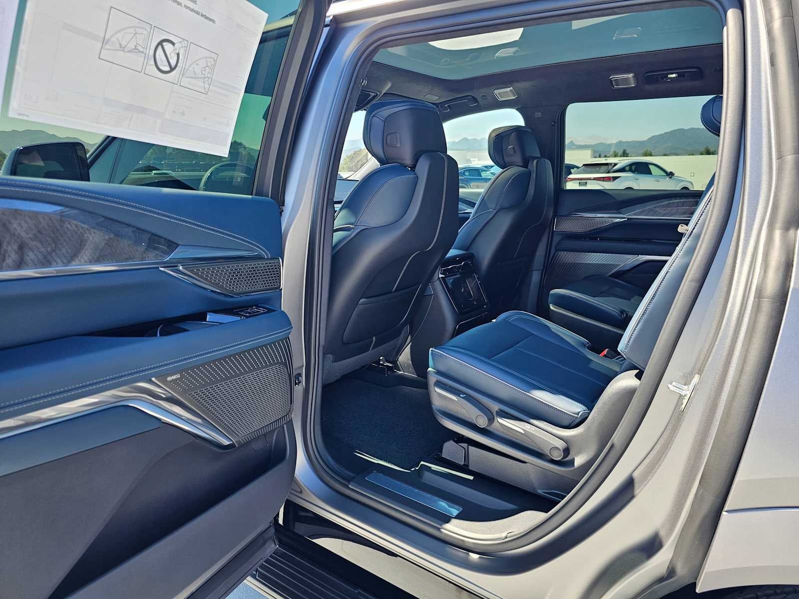 2026 Cadillac ESCALADE IQL Premium Sport
