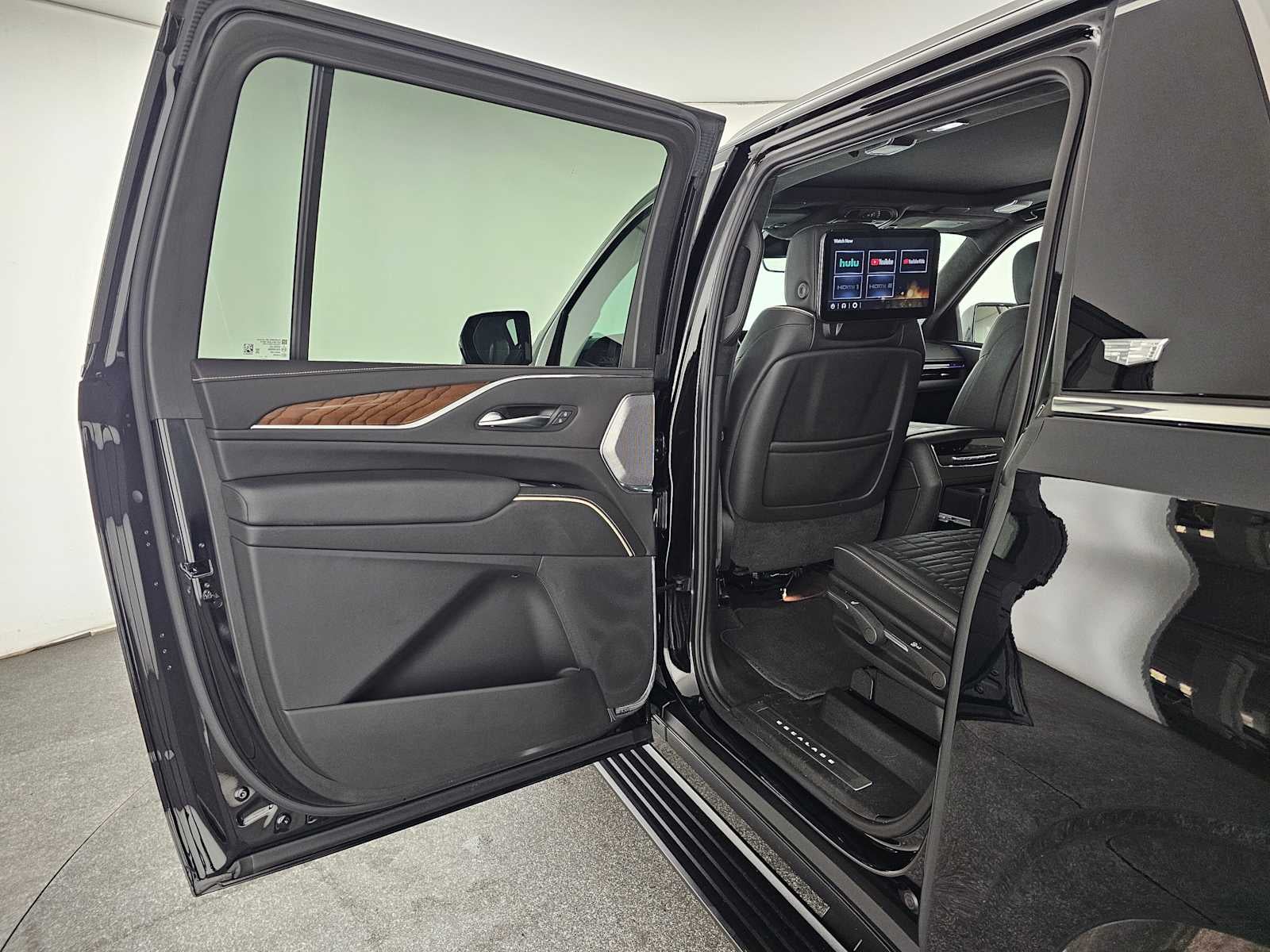 2024 Cadillac Escalade ESV 4WD Premium Luxury Platinum