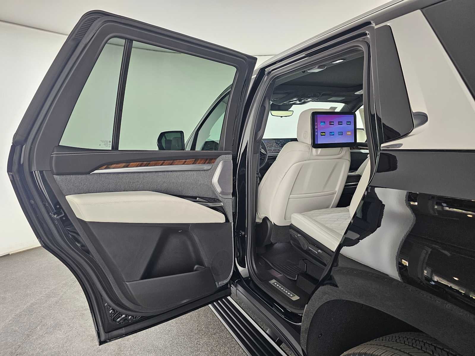 2026 Cadillac Escalade 4WD Platinum Luxury