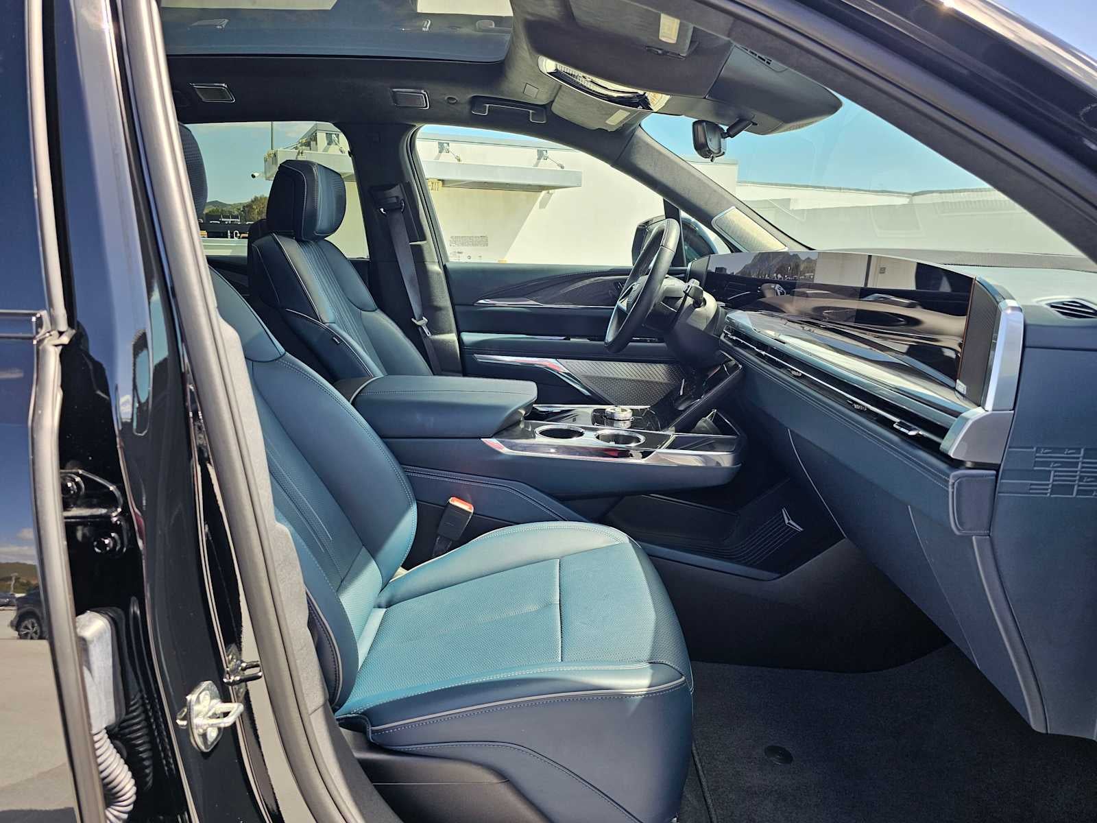 2025 Cadillac ESCALADE IQ Sport 2
