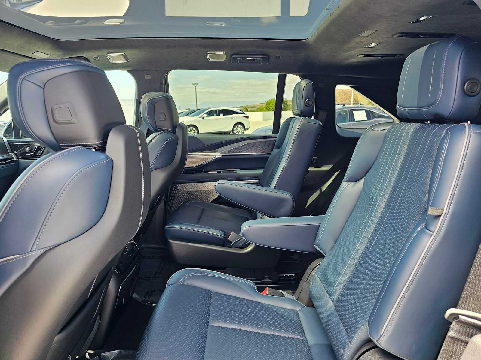 2025 Cadillac ESCALADE IQ Sport 2