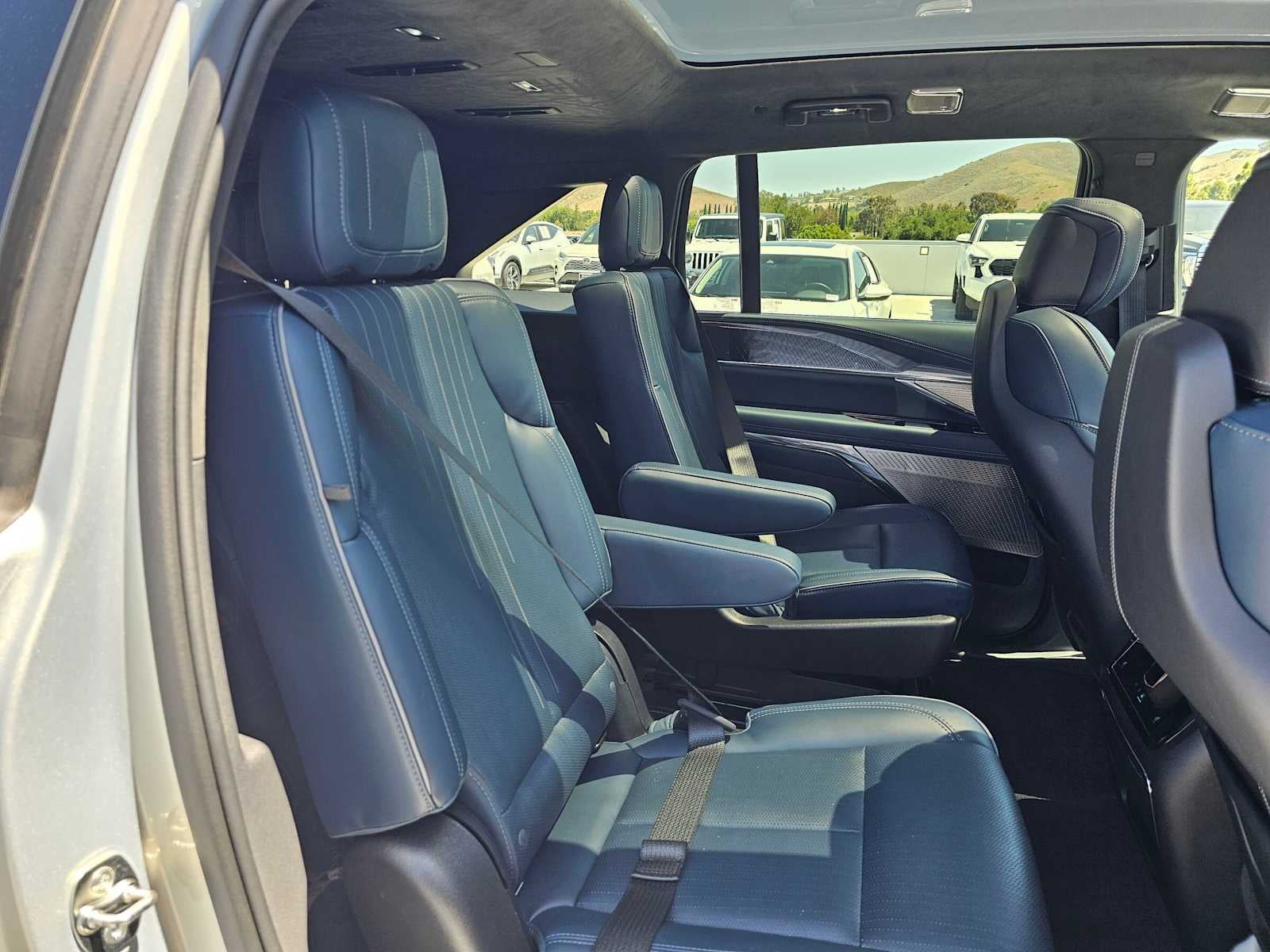 2025 Cadillac ESCALADE IQ Sport 2