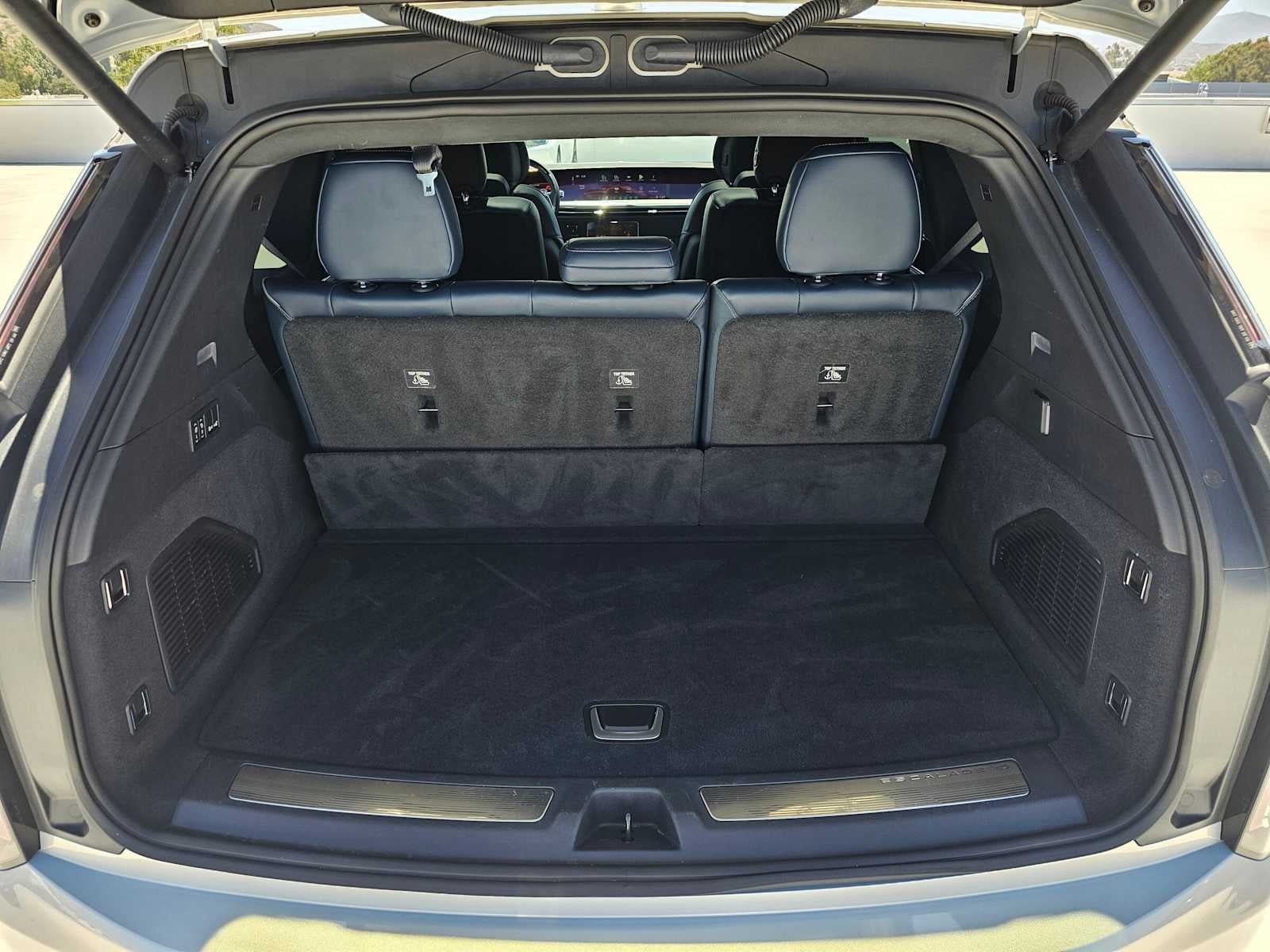 2025 Cadillac ESCALADE IQ Sport 2