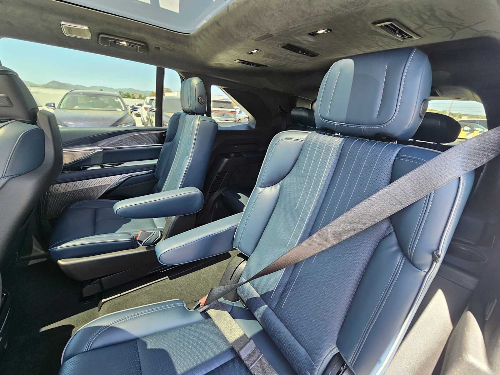 2025 Cadillac ESCALADE IQ Sport 2