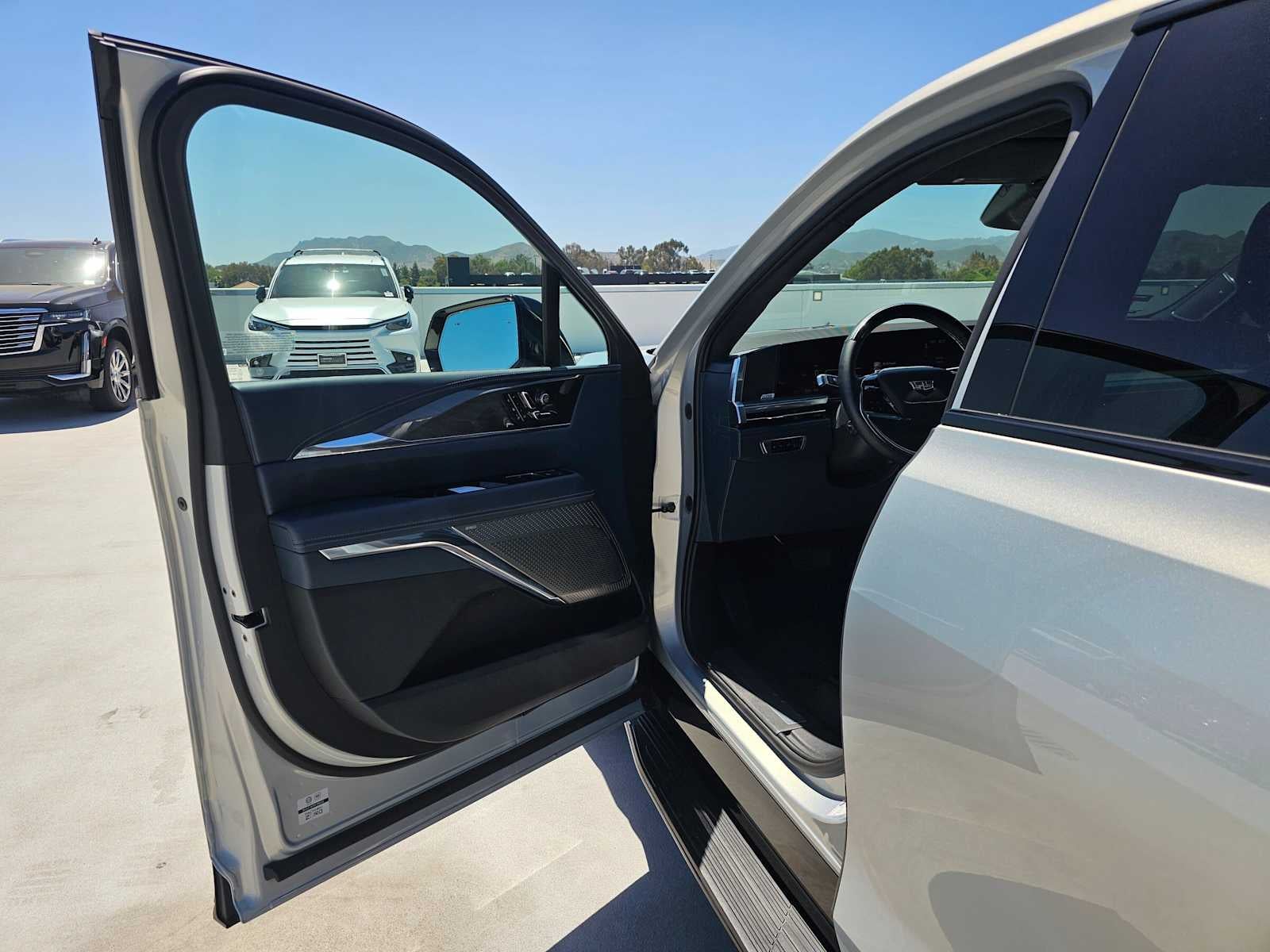 2025 Cadillac ESCALADE IQ Sport 2