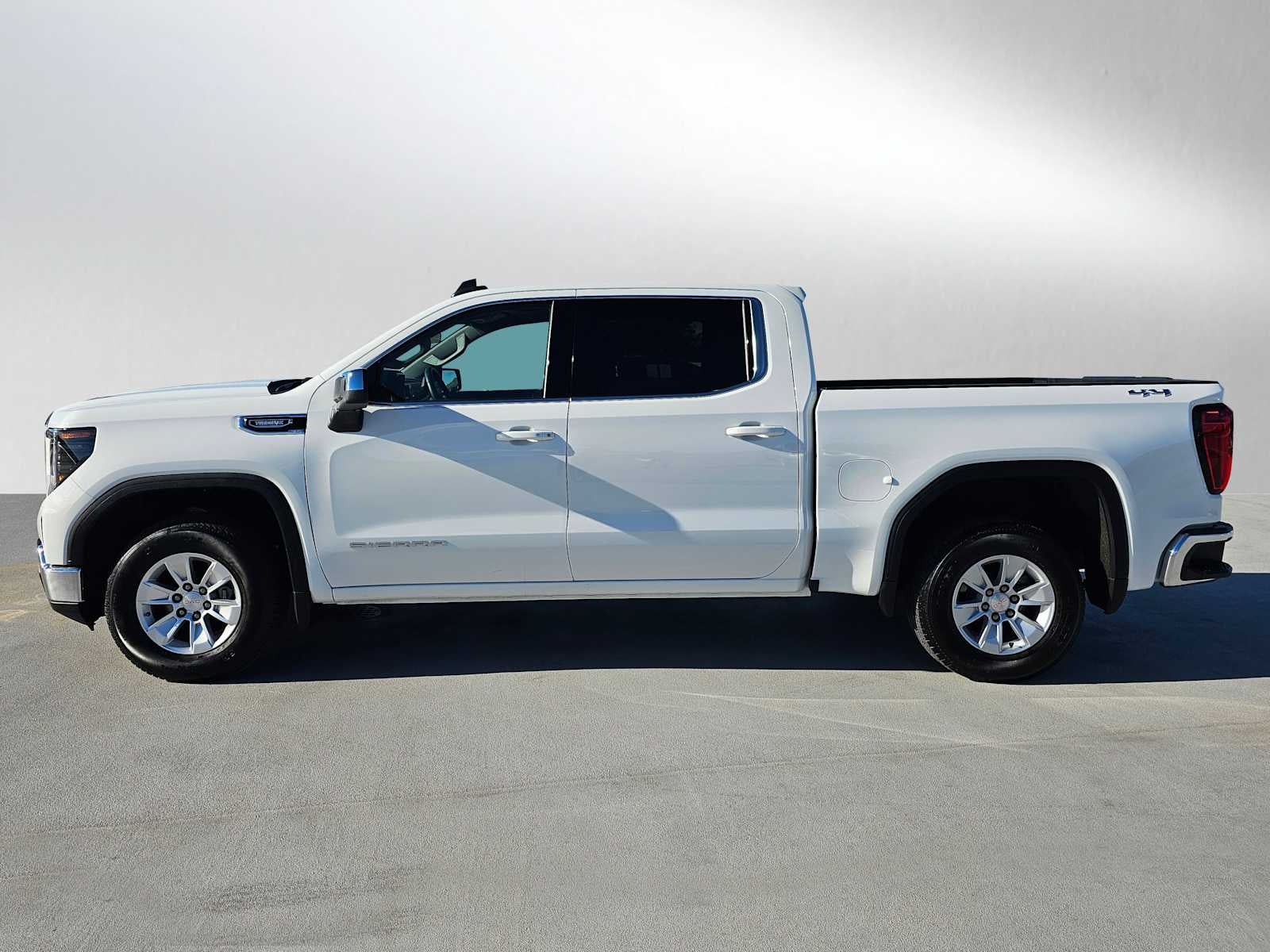 2025 GMC Sierra 1500 SLE