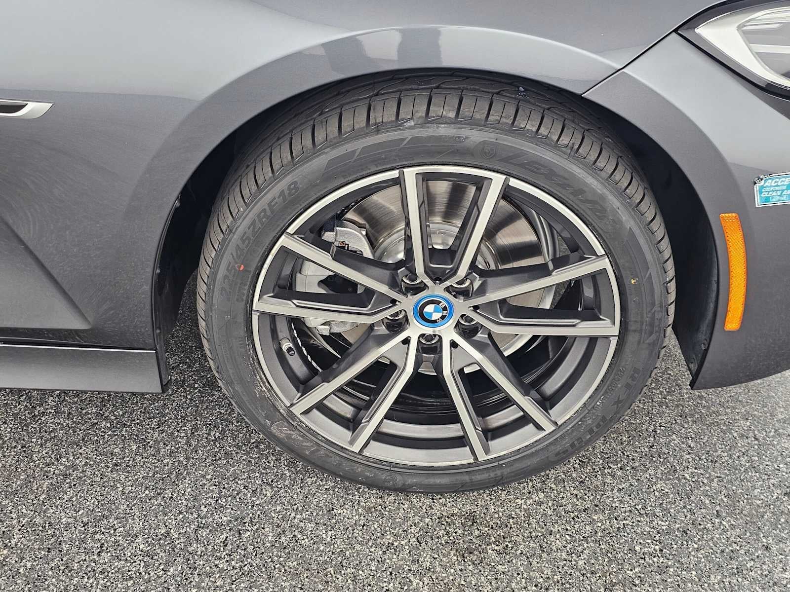 2022 BMW 330e xDrive 330e xDrive