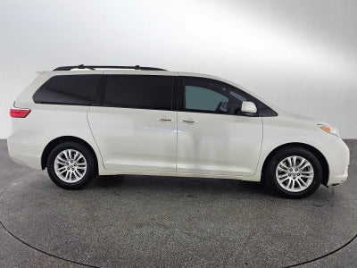 2017 Toyota Sienna XLE Premium