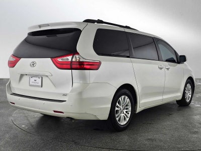 2017 Toyota Sienna XLE Premium