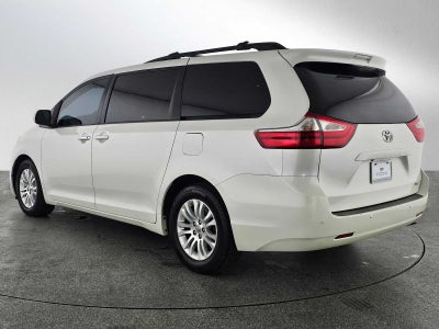 2017 Toyota Sienna XLE Premium