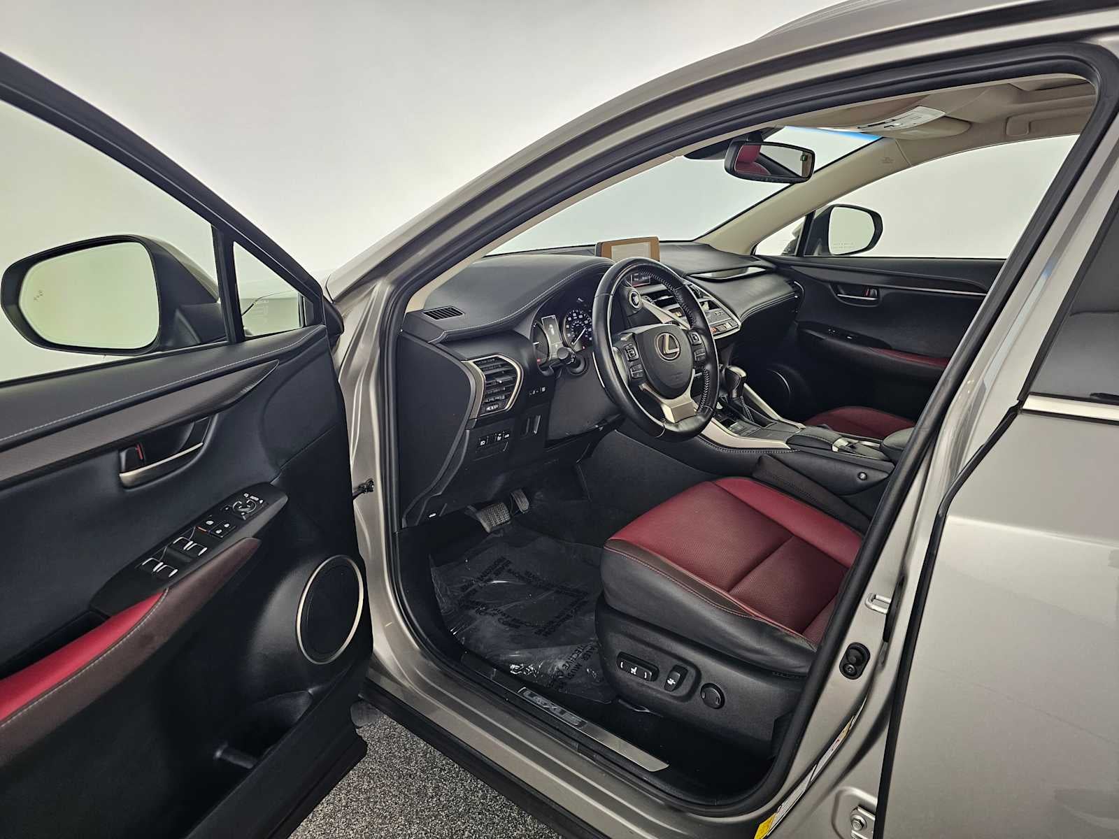 2019 Lexus NX 300h 