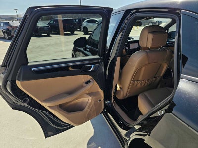 2023 Porsche Macan Base