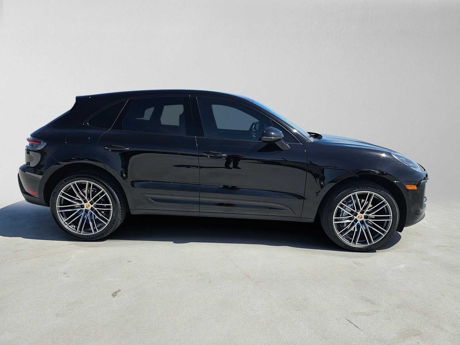 2023 Porsche Macan Base