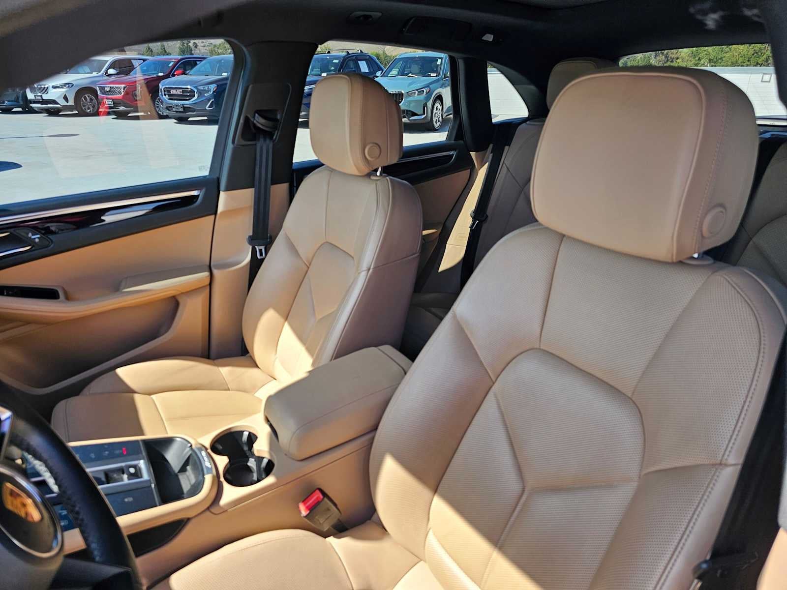 2023 Porsche Macan Base