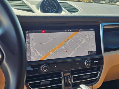 2023 Porsche Macan Base