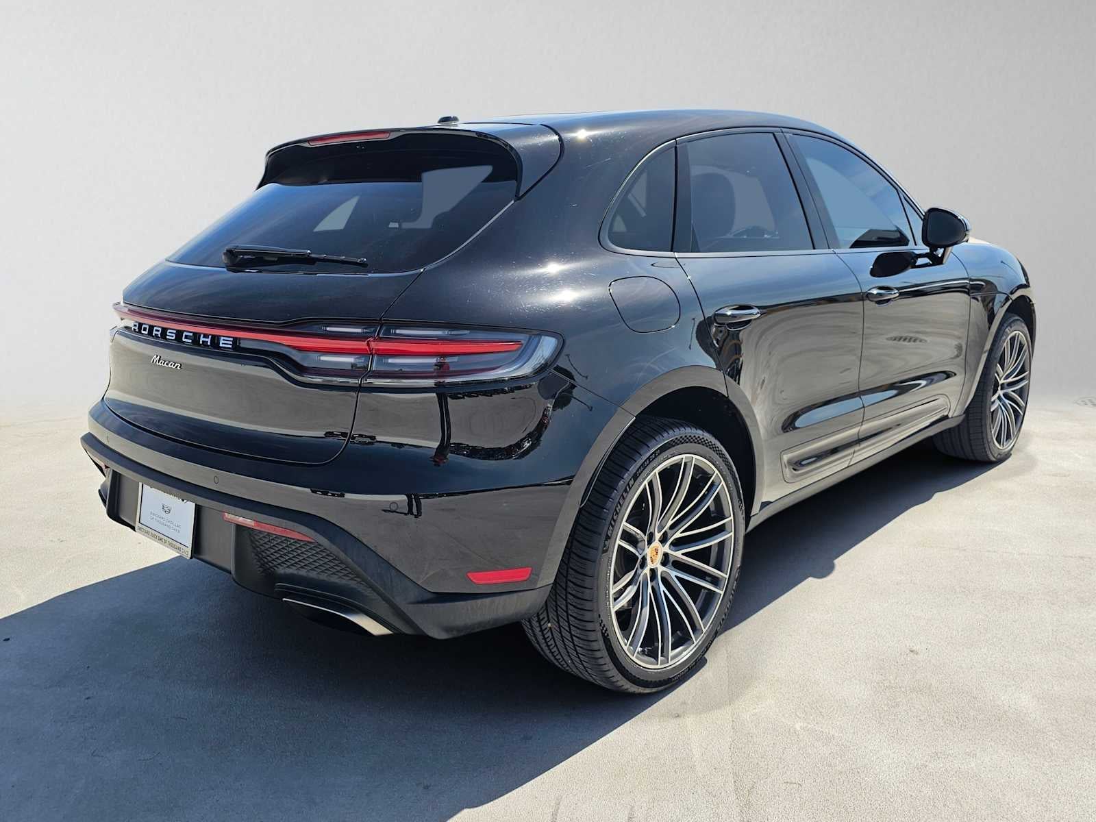 2023 Porsche Macan Base