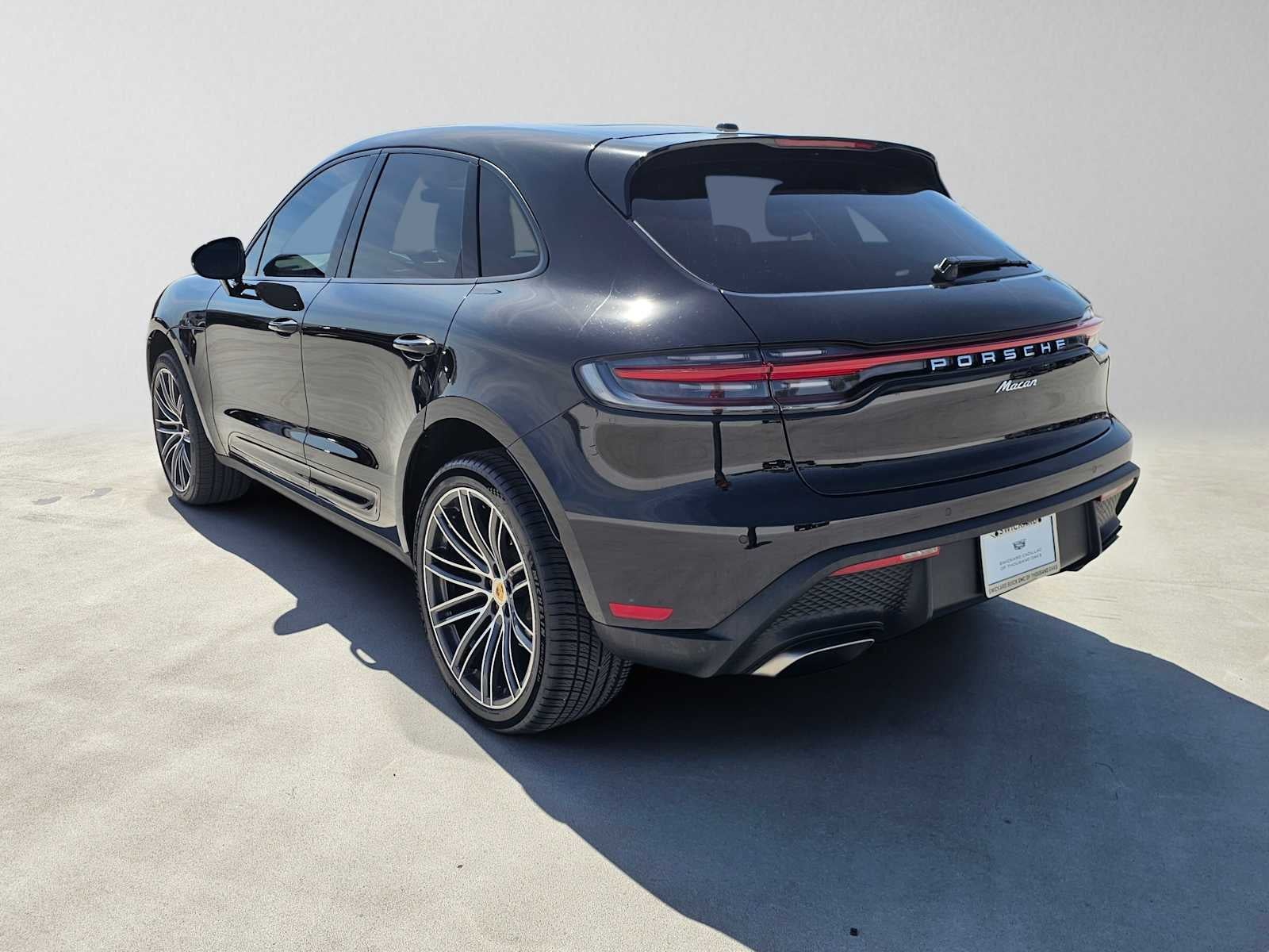 2023 Porsche Macan Base