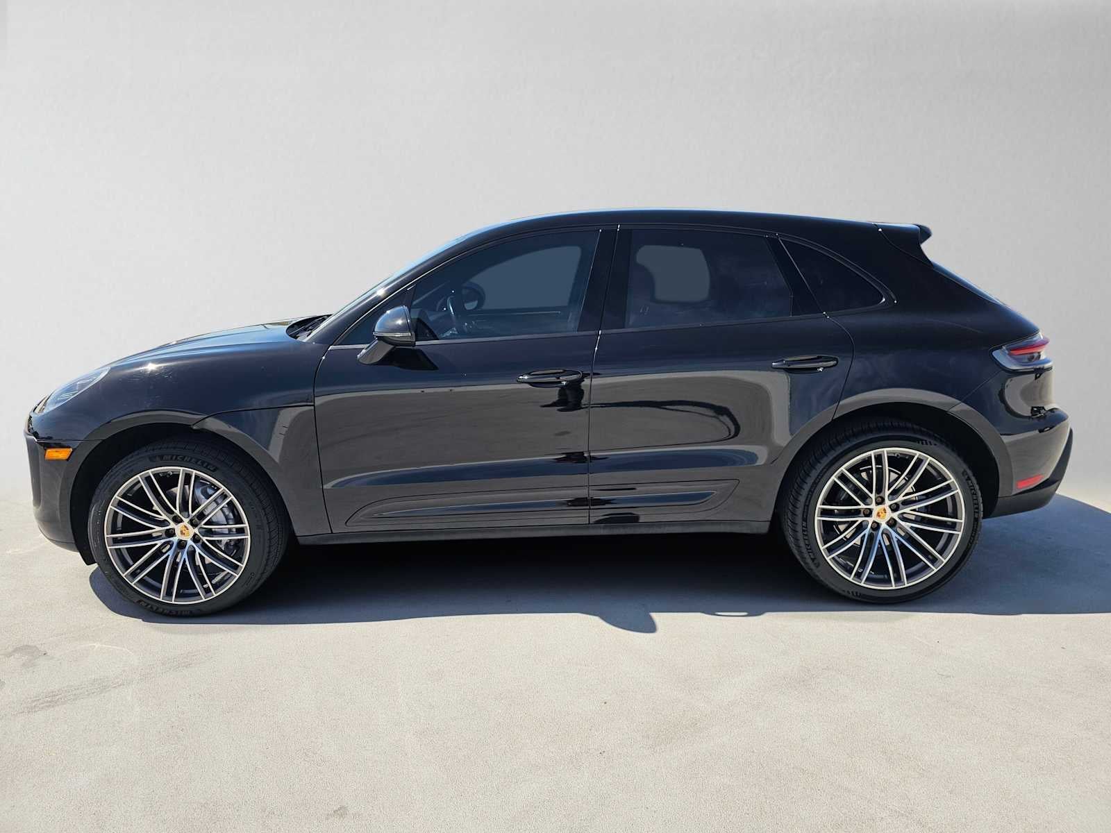 2023 Porsche Macan Base