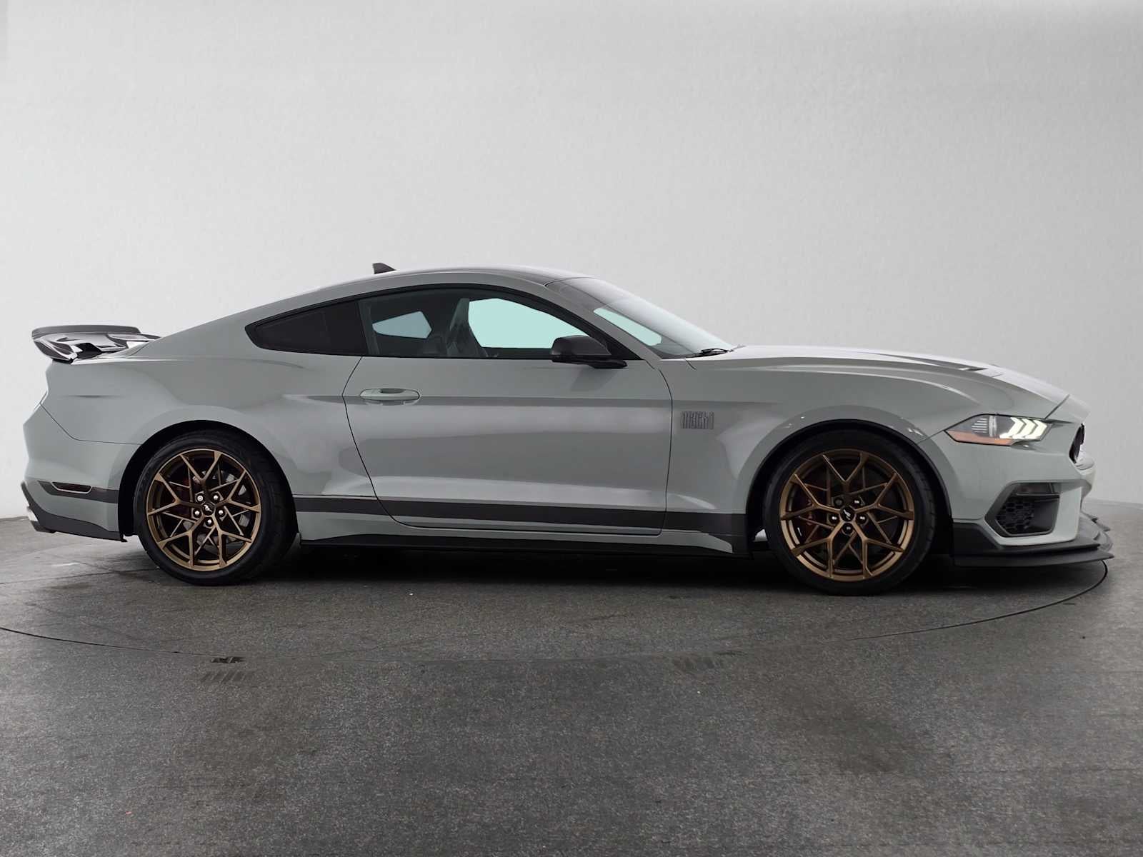 2022 Ford Mustang Mach 1