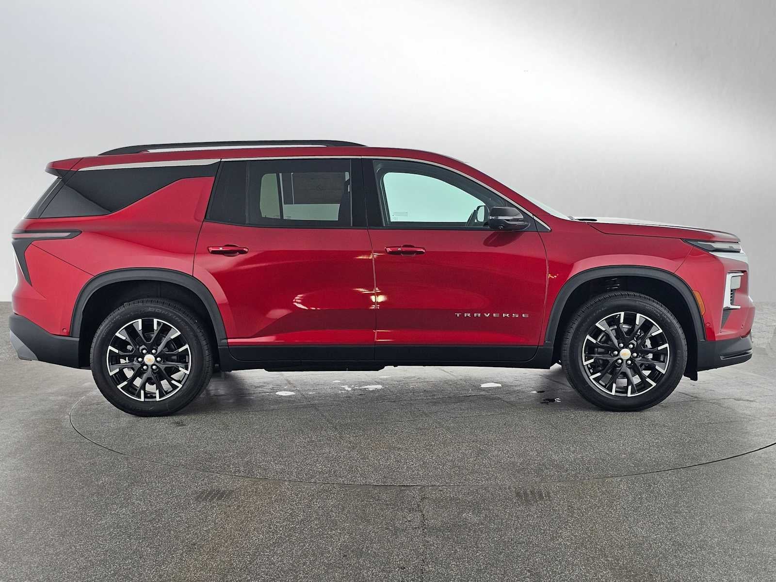 2026 Chevrolet Traverse FWD LT