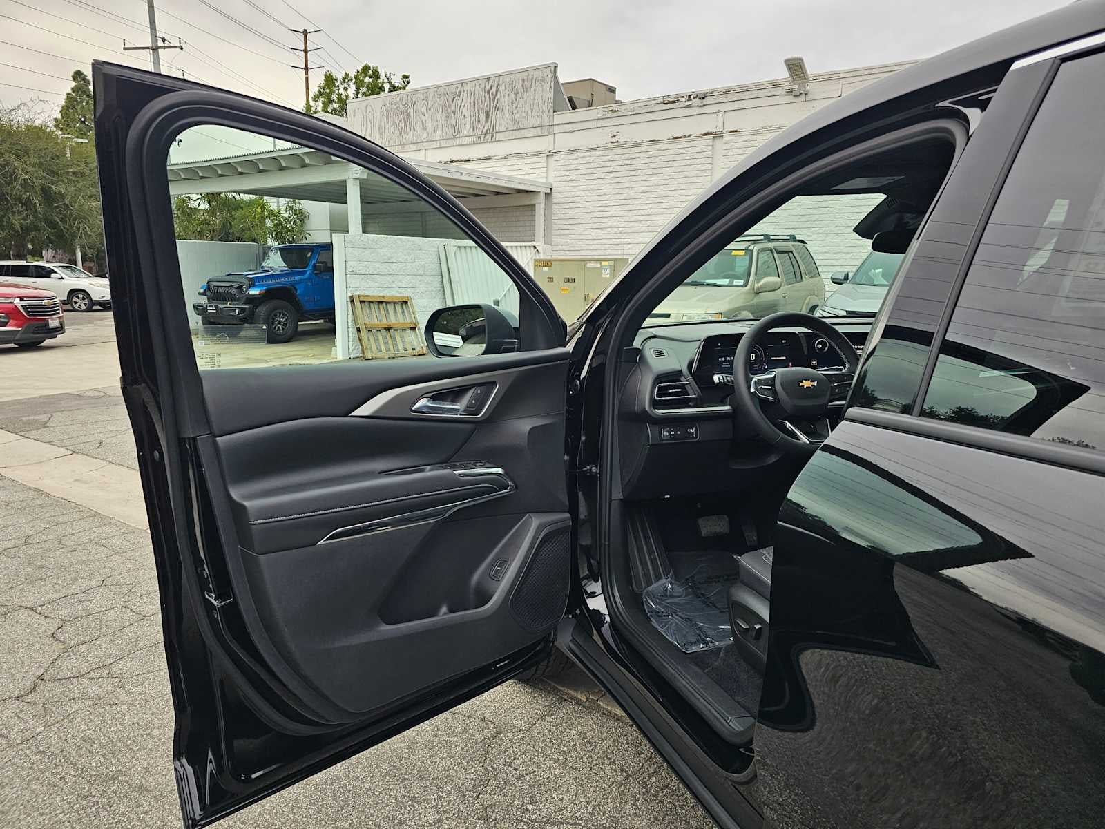 2026 Chevrolet Traverse FWD LT