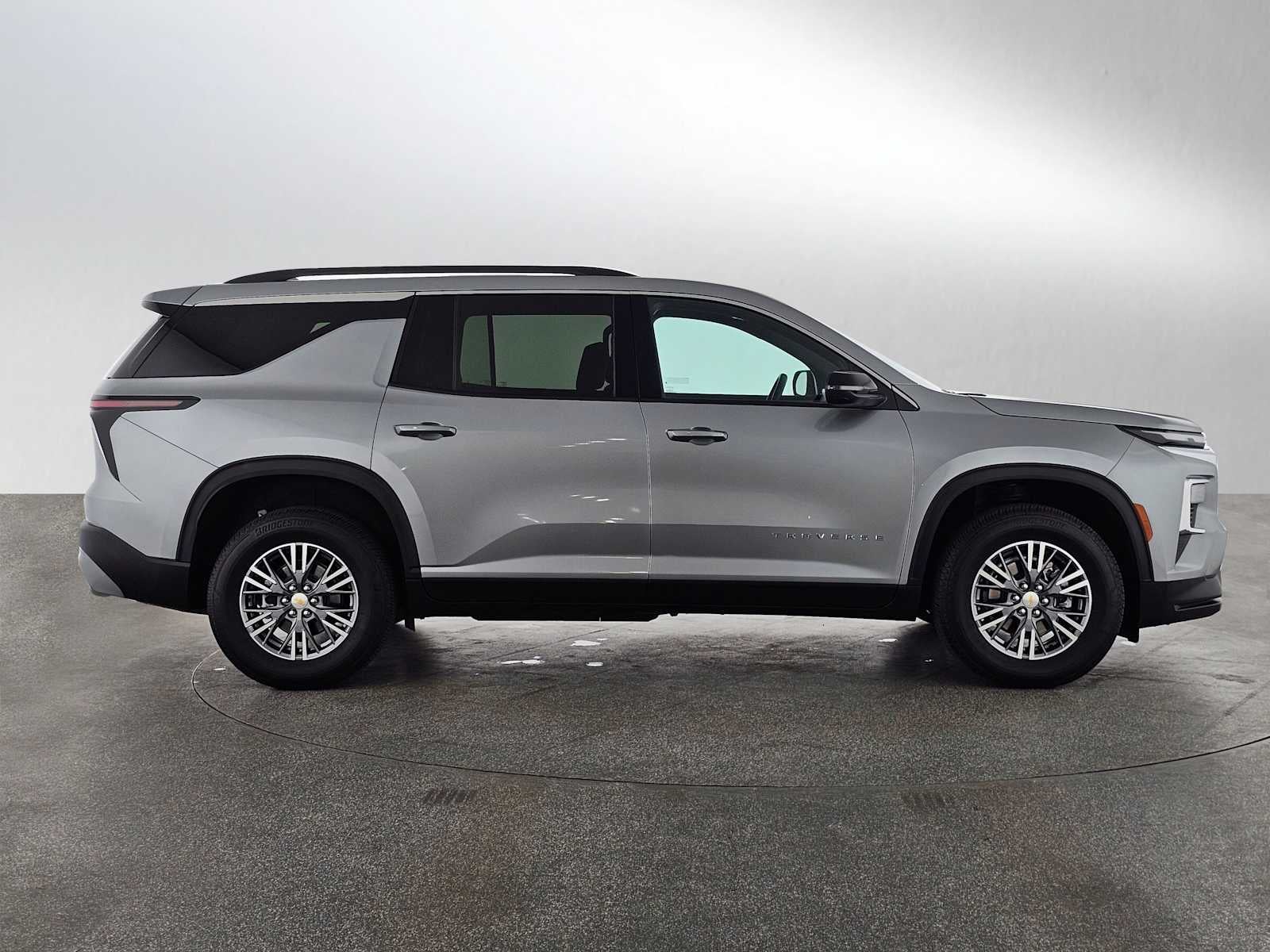 2026 Chevrolet Traverse FWD LT