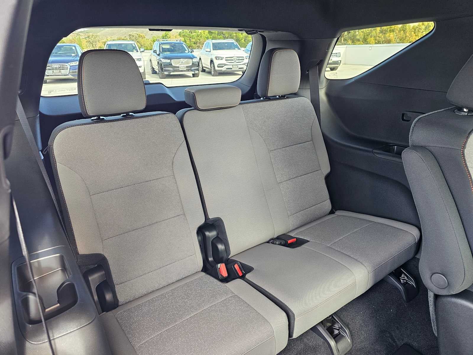 2026 Chevrolet Traverse FWD LT