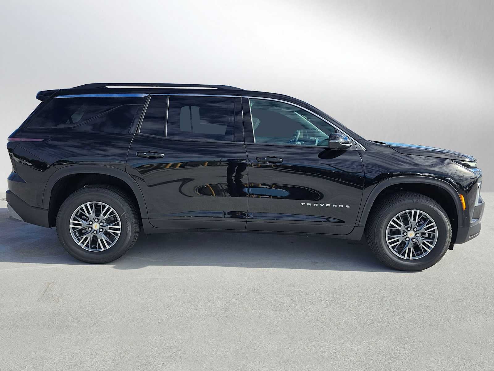 2026 Chevrolet Traverse FWD LT