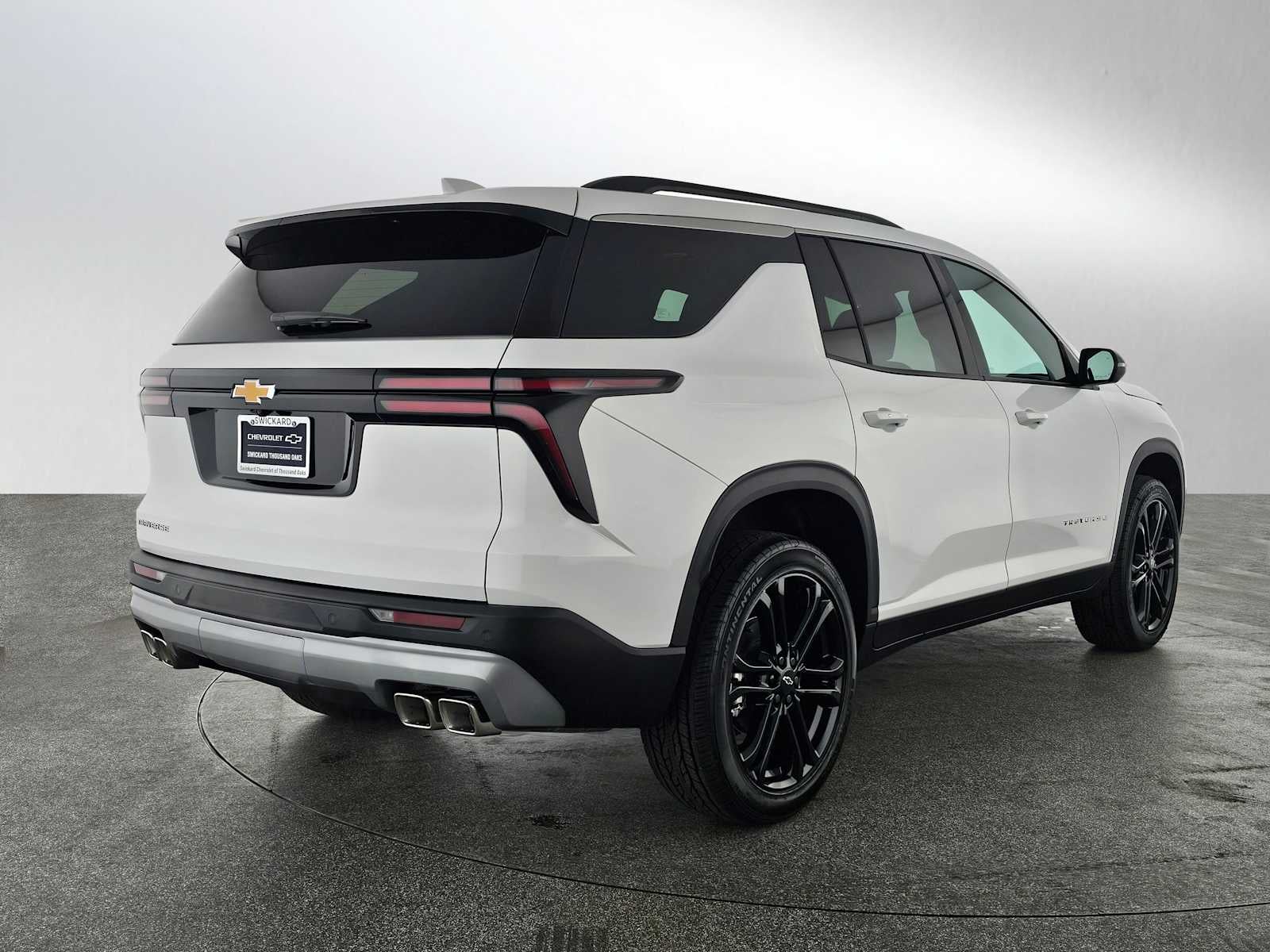 2026 Chevrolet Traverse FWD LT