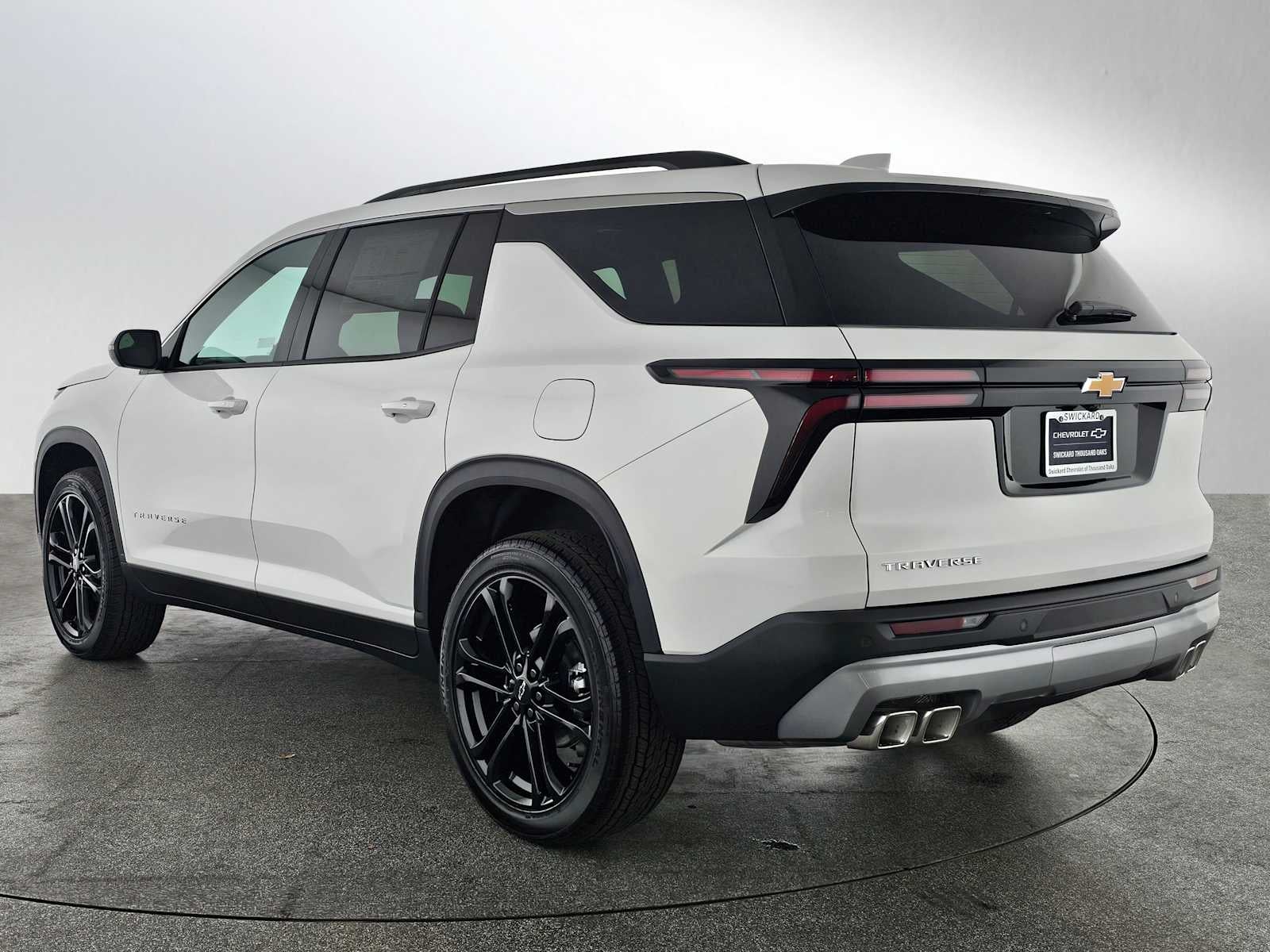 2026 Chevrolet Traverse FWD LT