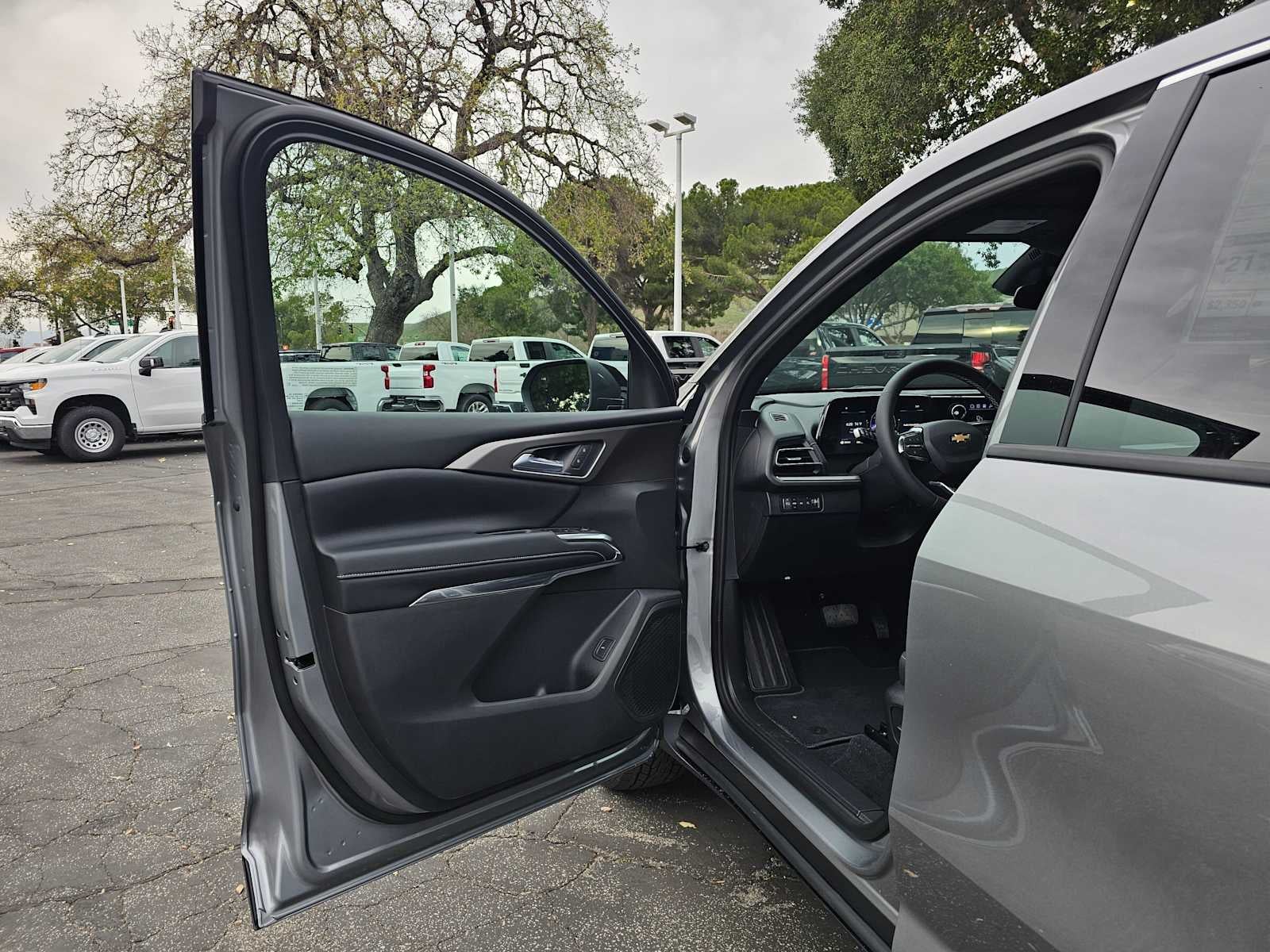 2026 Chevrolet Traverse AWD LT