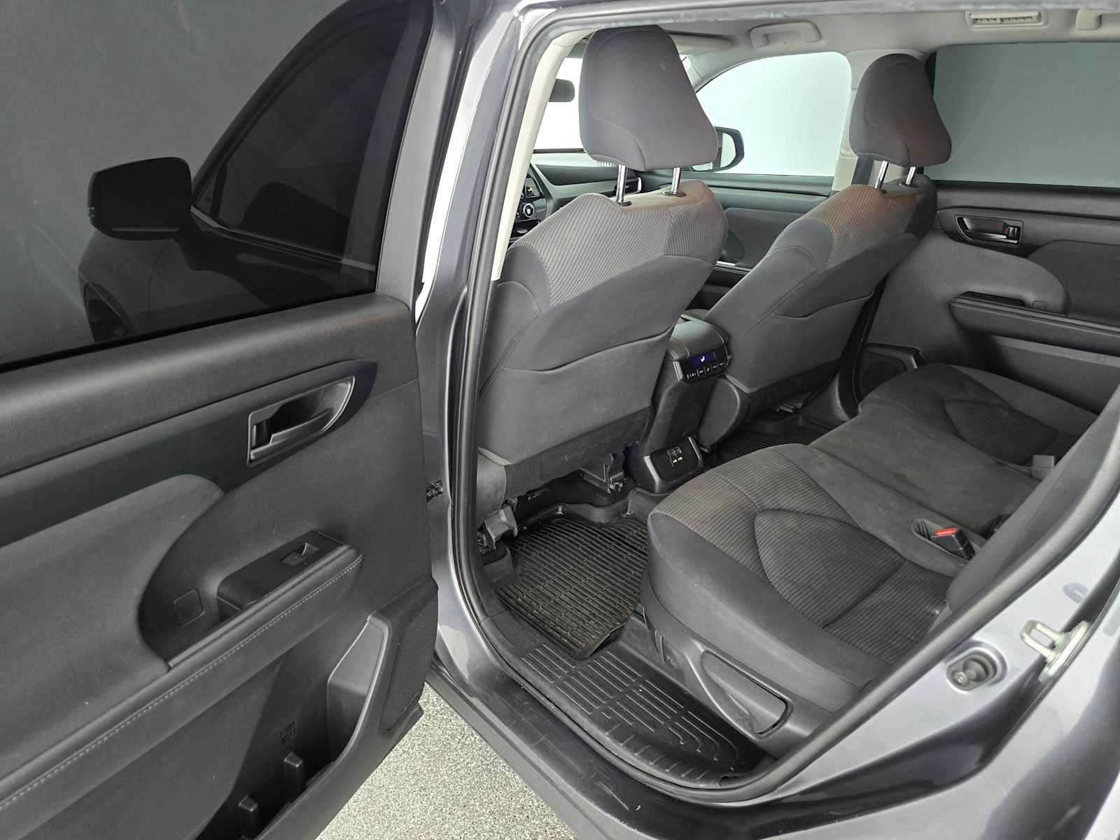 2020 Toyota Highlander L
