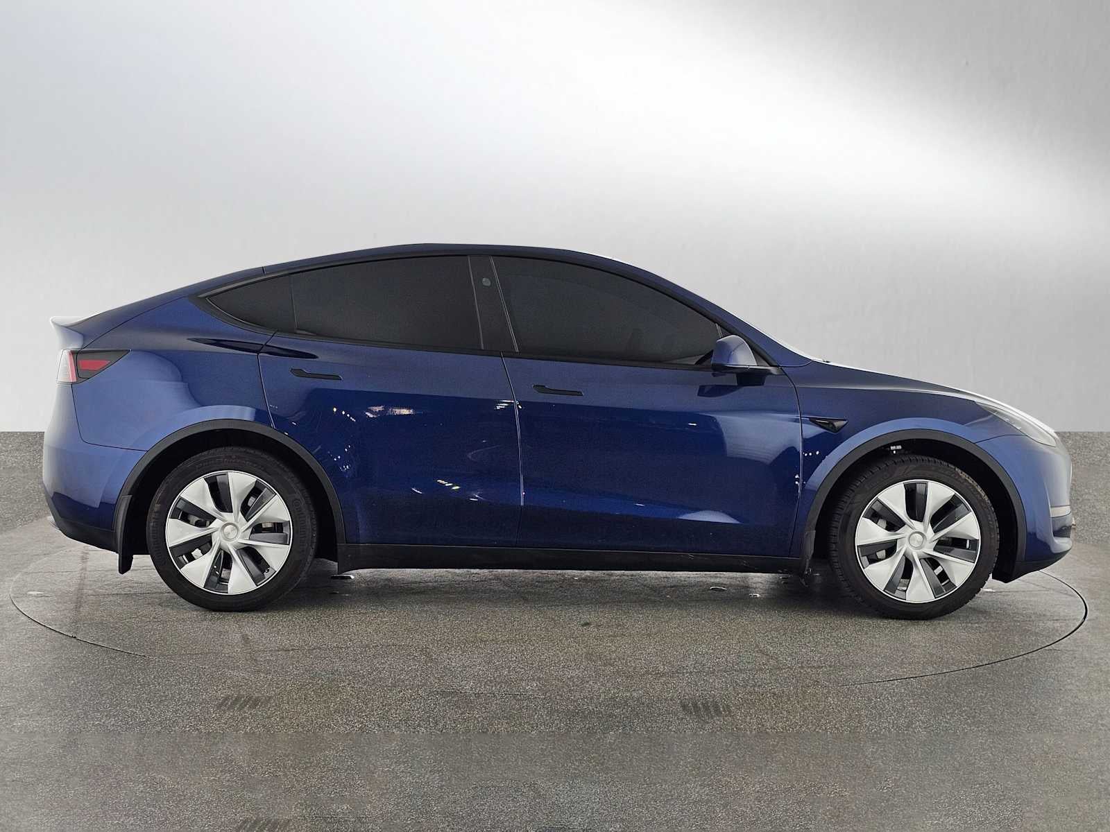Used 2024 Tesla Model Y Long Range with VIN 7SAYGDEE1RF061840 for sale in Kansas City