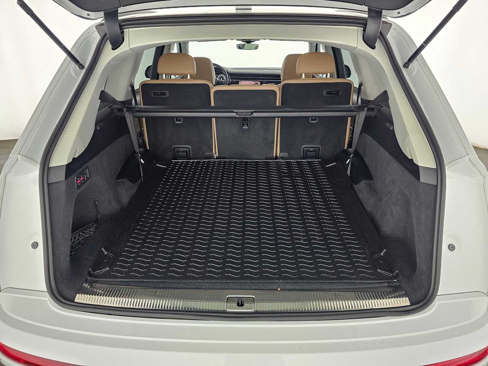 2023 Audi Q7 Premium Plus