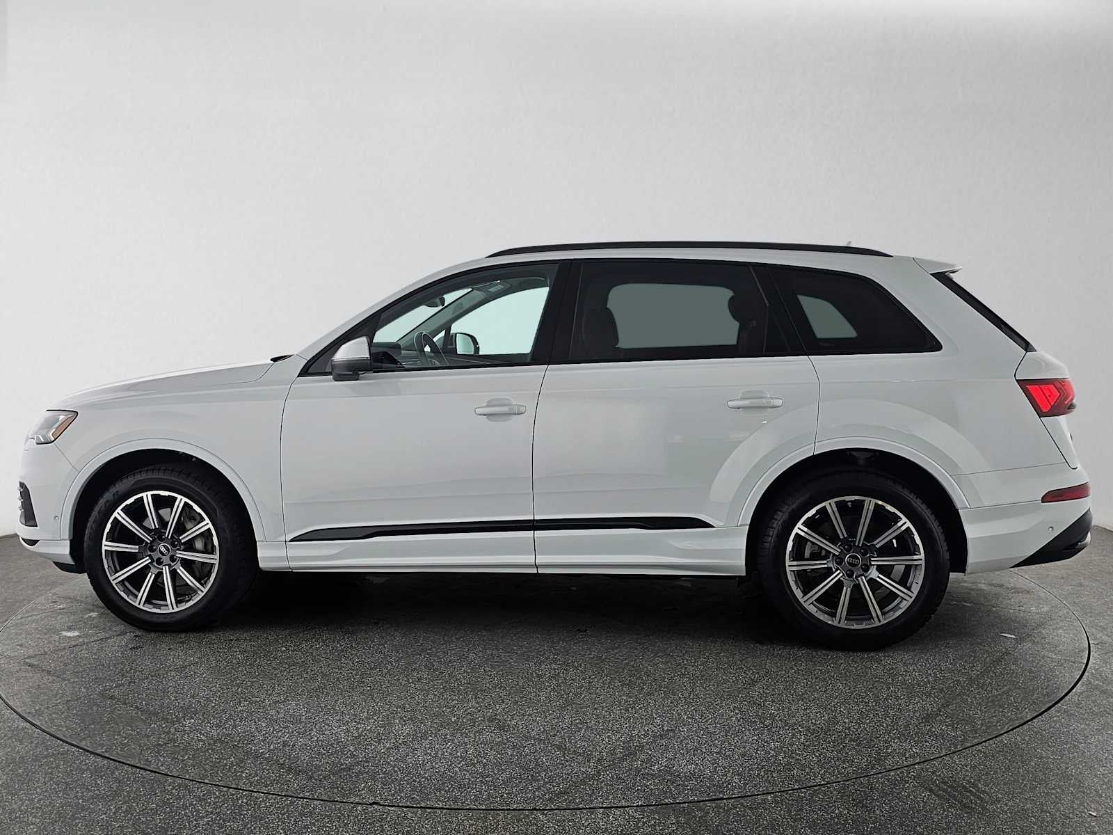 2023 Audi Q7 Premium Plus