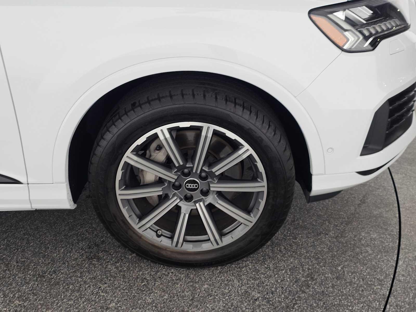 2023 Audi Q7 Premium Plus