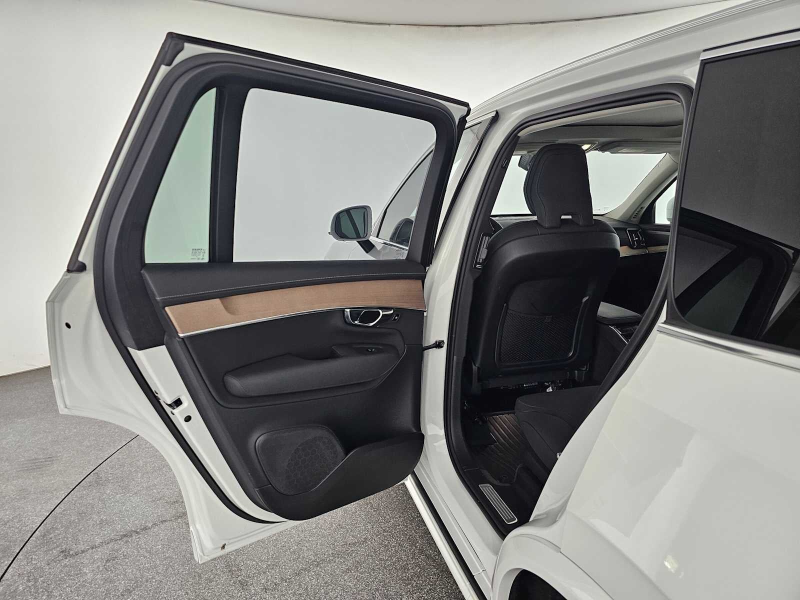 2025 Volvo XC90 Plus