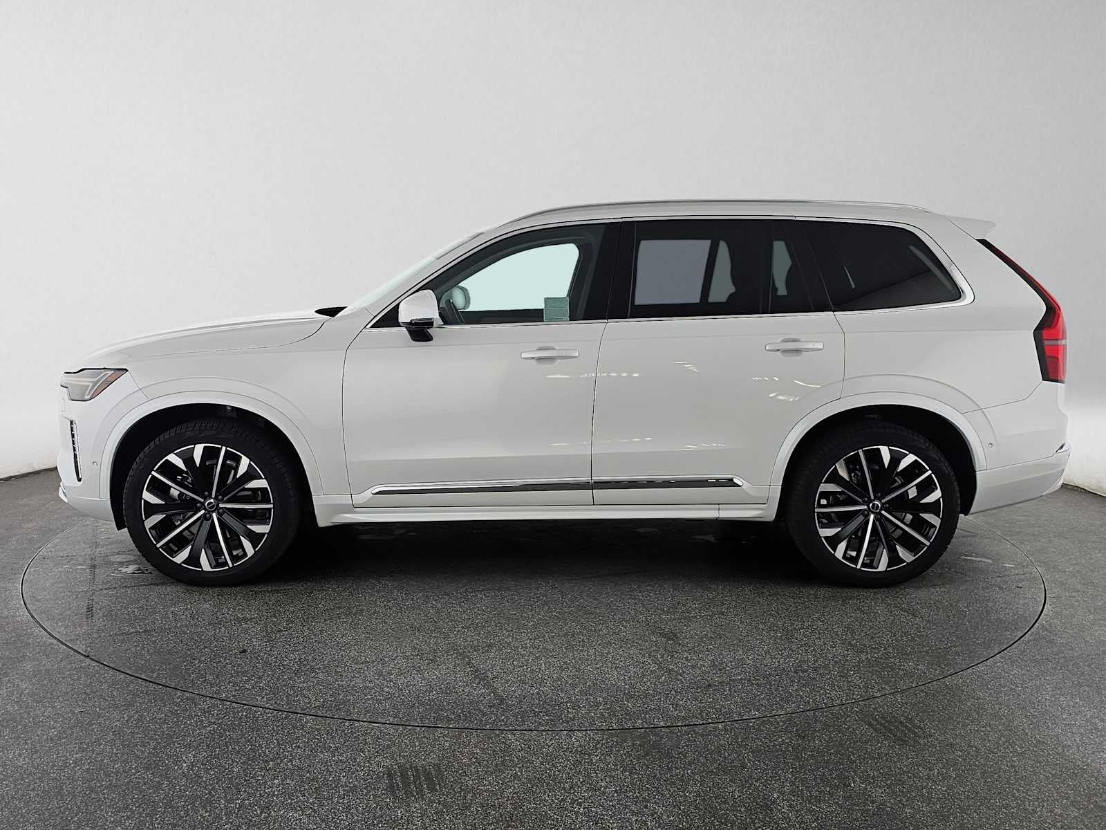 2025 Volvo XC90 Plus