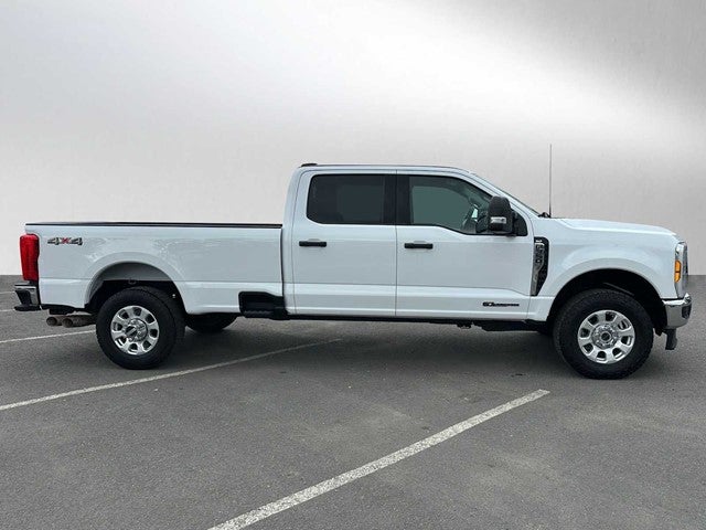 2023 Ford Super Duty F-350 SRW XLT