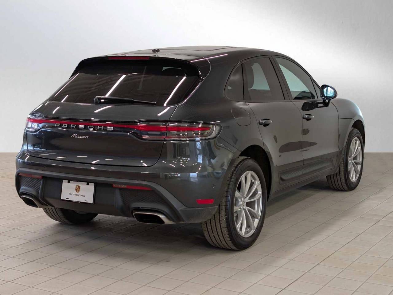 2024 Porsche Macan Base