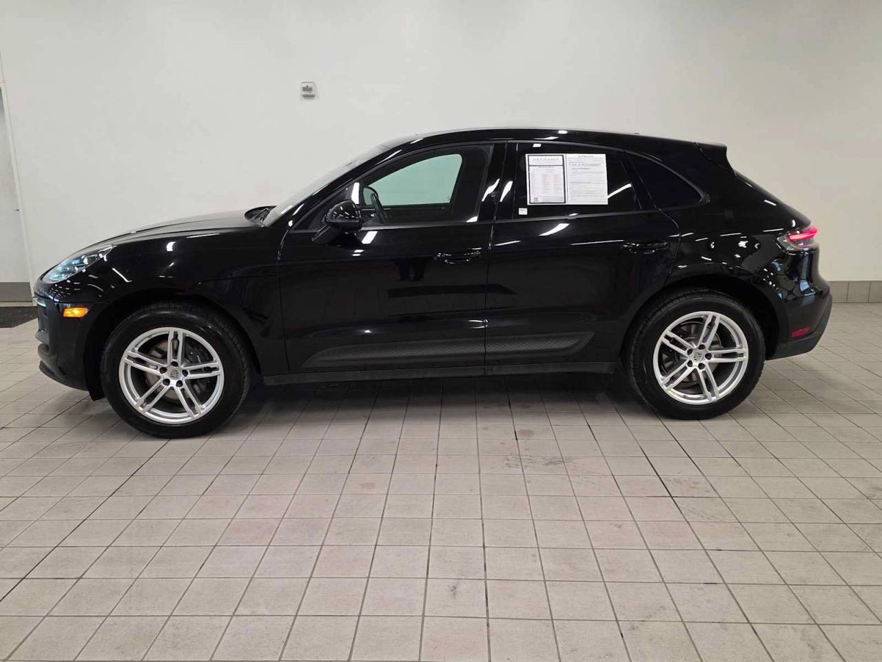 2024 Porsche Macan Base