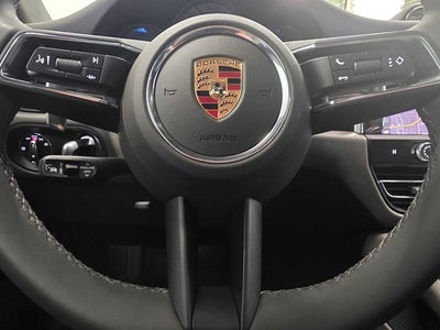 2025 Porsche Macan Base
